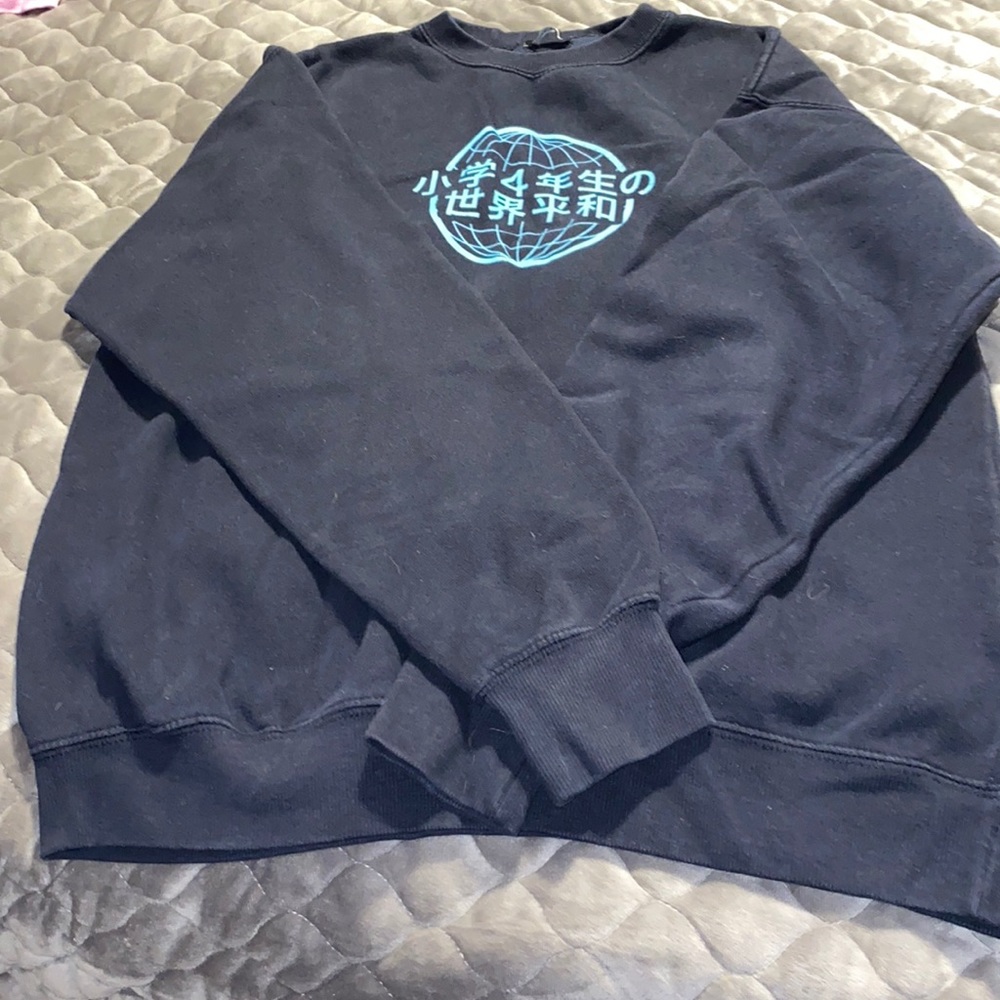 Woman’s crewneck